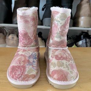 UGG BOOT FLORAL